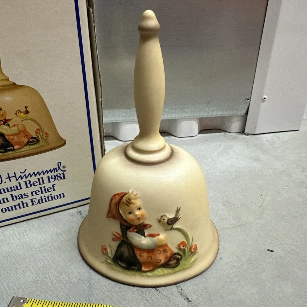 Vintage 1978 MJ Hummel Annual Bell Little Girl With Bird -‎ Ceramic Bell Goebel